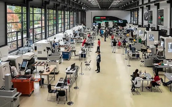 Competition arena in the DMG MORI showroom